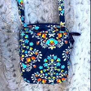 Beautiful summer Vera Bradley crossbody
